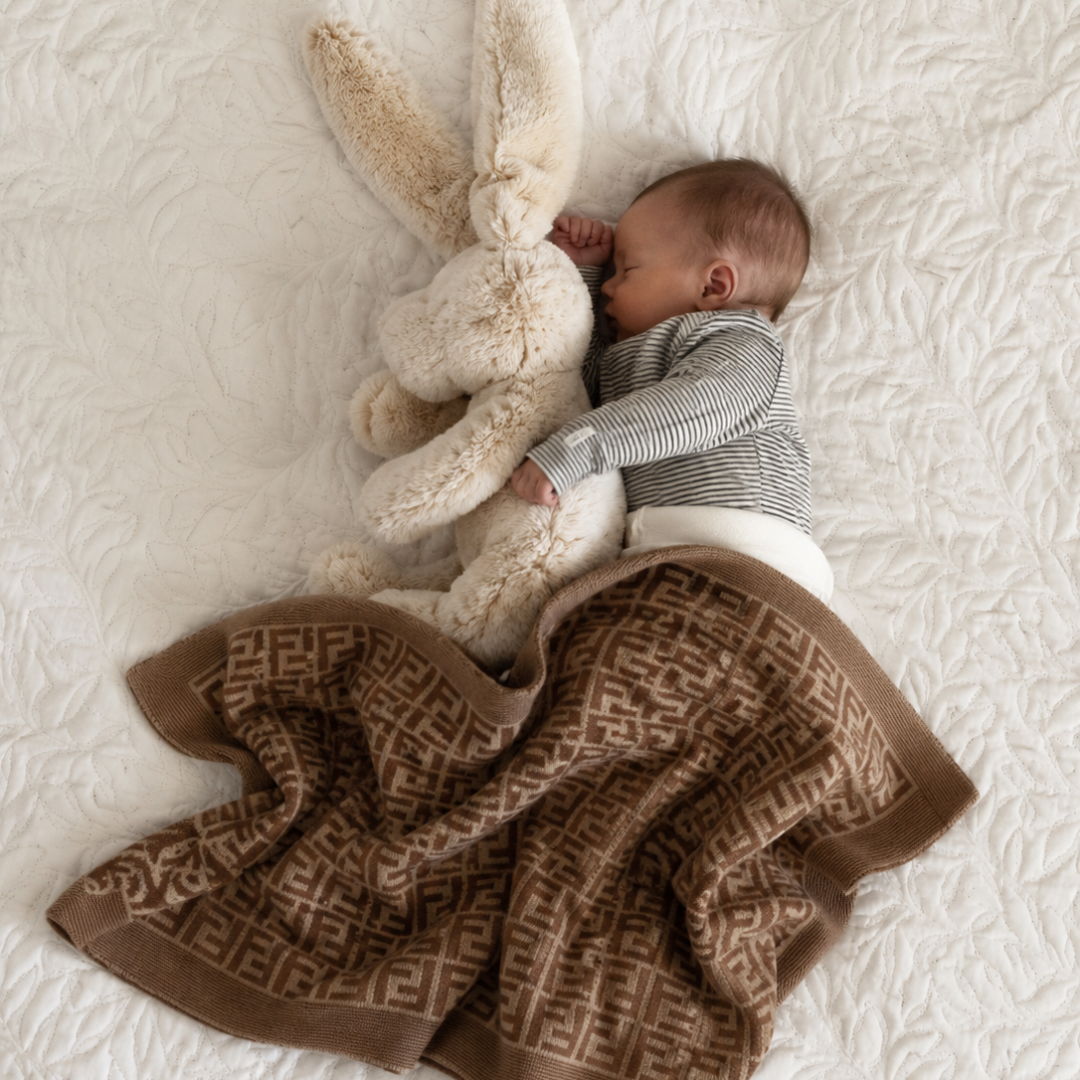 Modern Luxe Knit Blanket – Style Meets Comfort