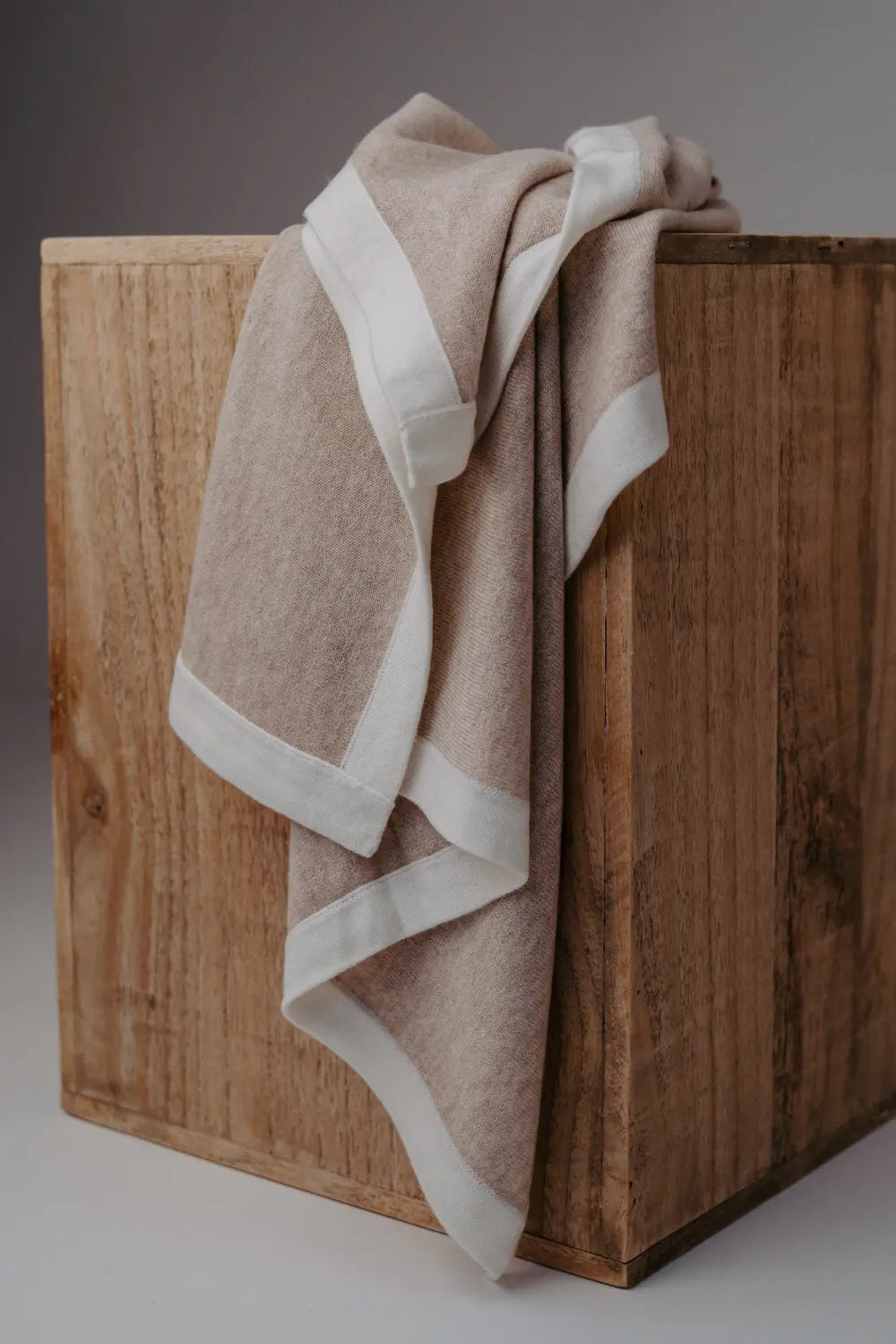 TWO-TONE MERINO BLANKET boulevard kids Ltd