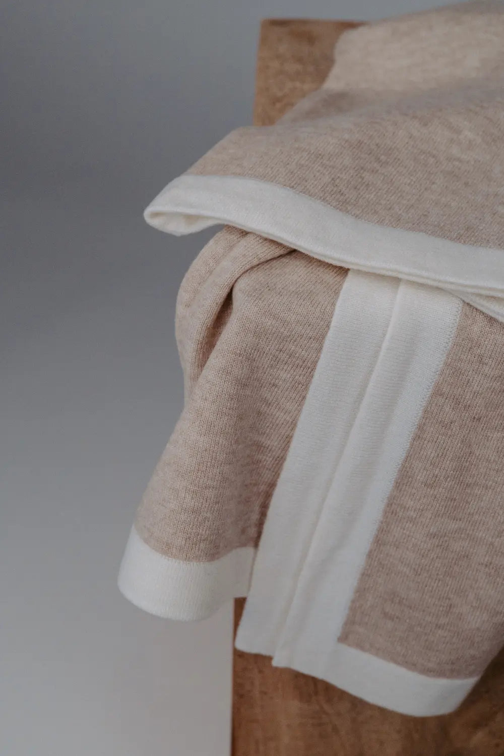 TWO-TONE MERINO BLANKET boulevard kids Ltd