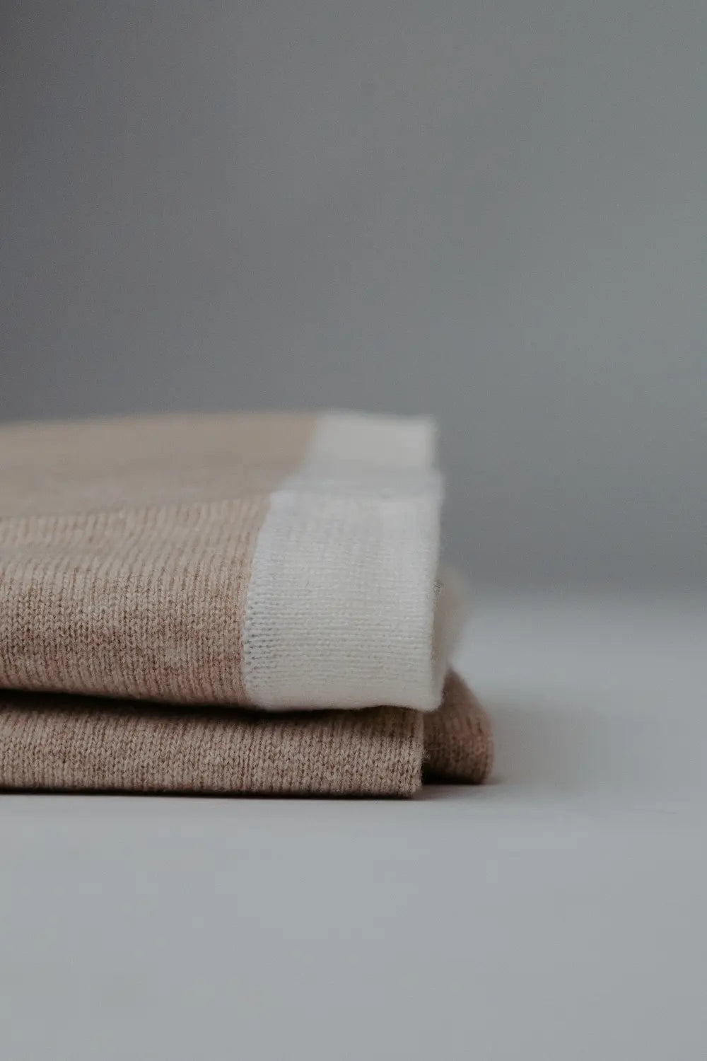 TWO-TONE MERINO BLANKET boulevard kids Ltd